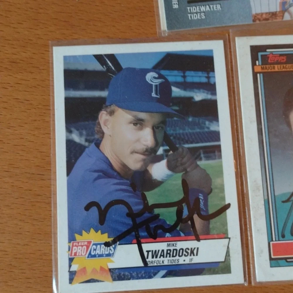 Autographed Rookie BB CARDS - Picture 2 of 5
